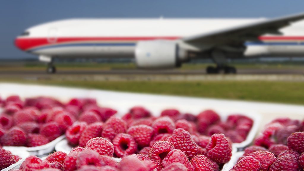 Нетрайните продукти оказват все по-голям натиск на пазара на въздушни товари.