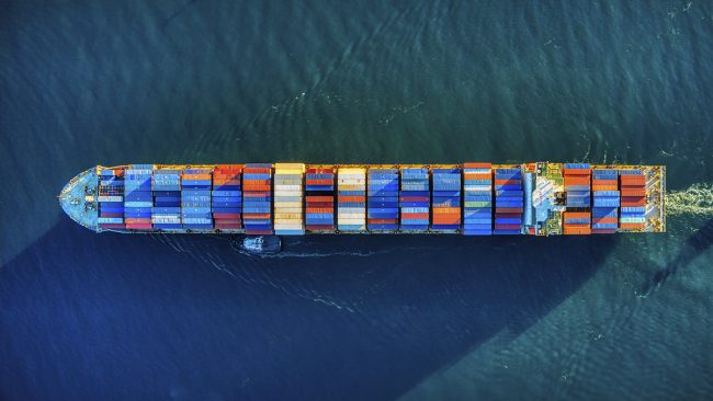 Глобалното корабоплаване е изправено пред голям недостиг на служители на борда до 2026 г.